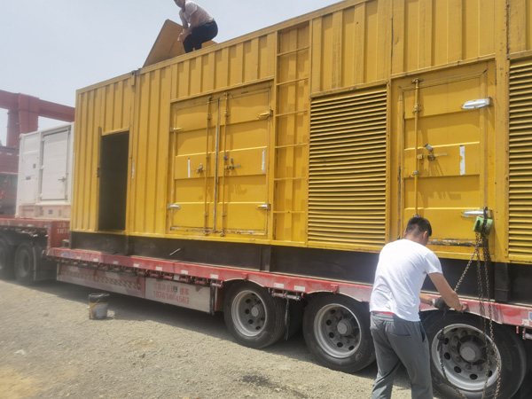 黔南除了负载情况和发动机维护，还有哪些因素会影响 200kw 柴油发电机的油耗？
